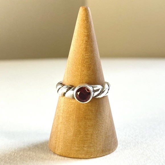 Sterling Jewelry - Vintage 925 Sterling Silver Round-Cut 5mm Garnet Ring size 6.5